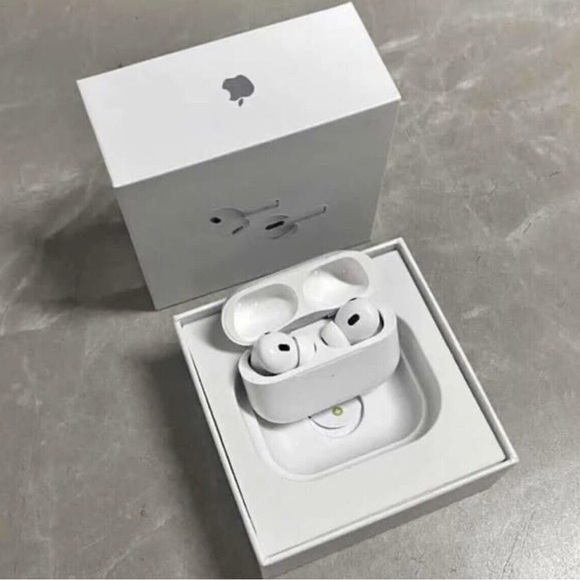 Apple Over-Ear Headphones - White